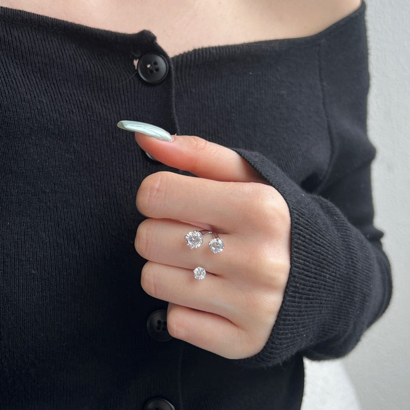 Adjustable 3 Stone Round Cut Ring