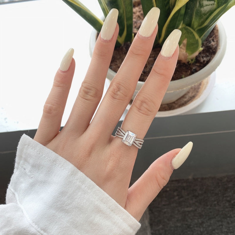 Anilo Plata Zirconia Ring