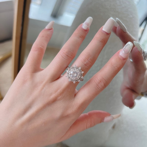 1 Carat Moissanite Ring