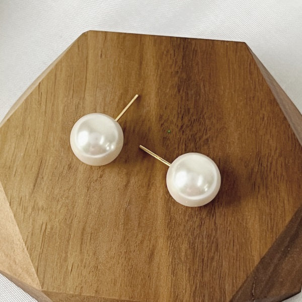 Classic South Sea Pearl Ear Studs