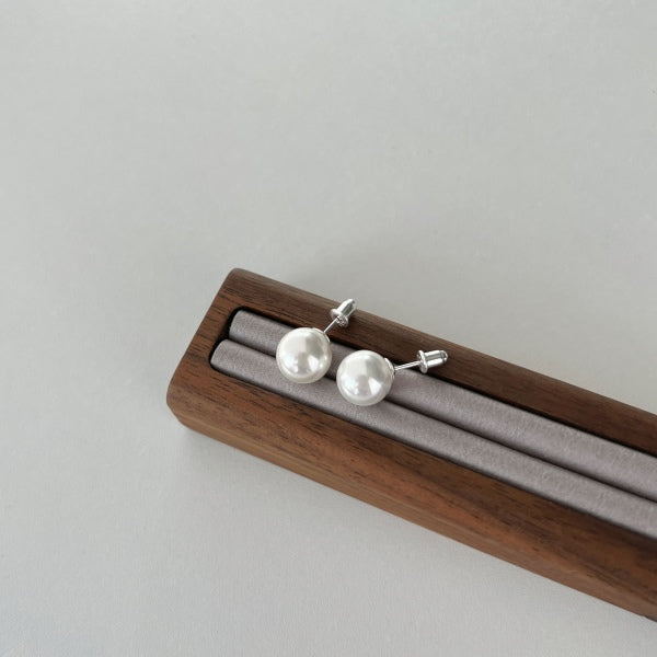 Classic South Sea Pearl Ear Studs